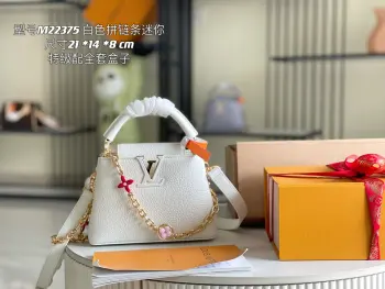 <p> 163 芯片 特级配全套包装 特级精品原厂皮M22375M20845白色花卉三拼 本款 Capucines 迷你手袋展现柔婉之美 Taurillon 皮革包身搭配浅色翻盖和顶部手柄 珐琅 Monogram 花卉链条亦可成就肩背体验 系上纤细皮革肩带 探索更多造型可能 </p><p>详细特征</p><p>21 x 14 x 8 厘米</p><p>(长度 x 高 x 宽)</p>