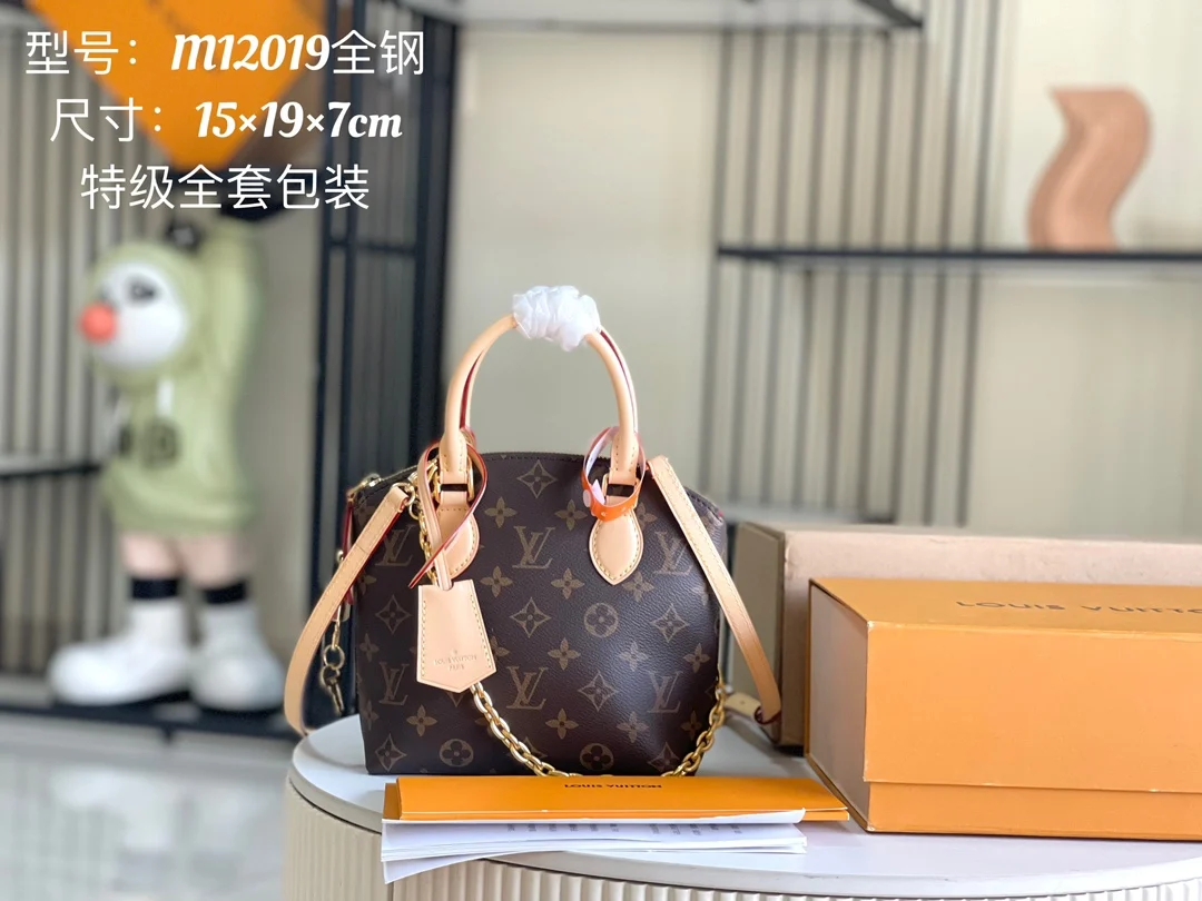 LVM12019  特级全钢五金意大利A级皮包 斜挎包