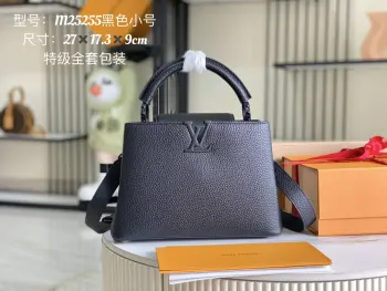 <p> 163 芯片 内里带拉链 特级精品原厂皮 M25255 黑色黑扣 全粒面Taurillon皮打造出一款奢华的手提包 各种传统的细节是手袋的亮点 LV首字母 独特的边环 翻盖上精细的Monogram花朵 配有顶部手柄 可脱卸包带与独特包盖 多种背携风格 适应不同造型或心情 </p><p> 进口荔枝纹牛皮 </p><p> 原厂全钢拉丝五金 </p><p>详细特征27.0 x 18.0 x 9.0 cm</p>
