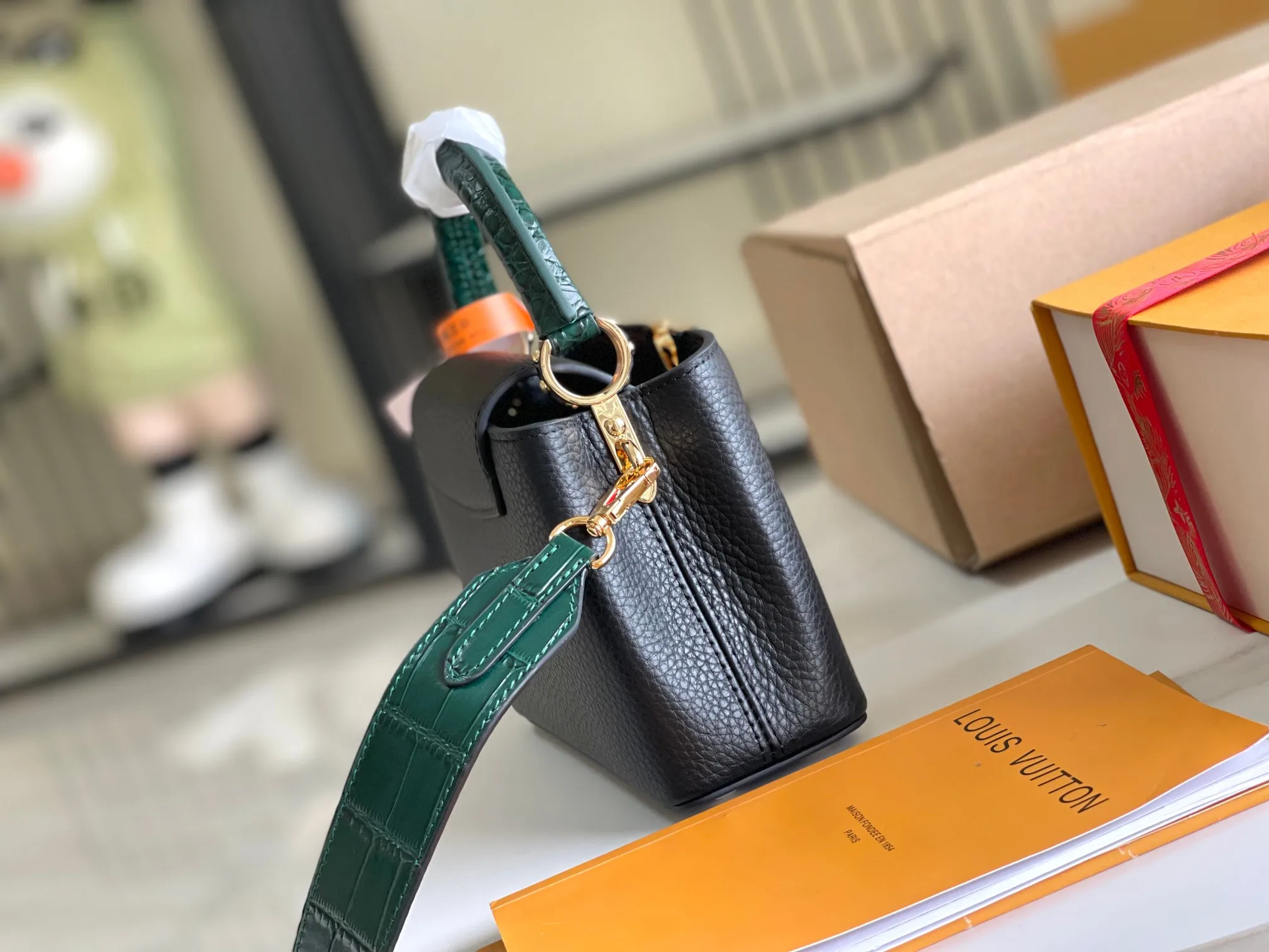 LVM91697 黑色鳄鱼纹金扣手袋 斜挎包 - 细节图 3