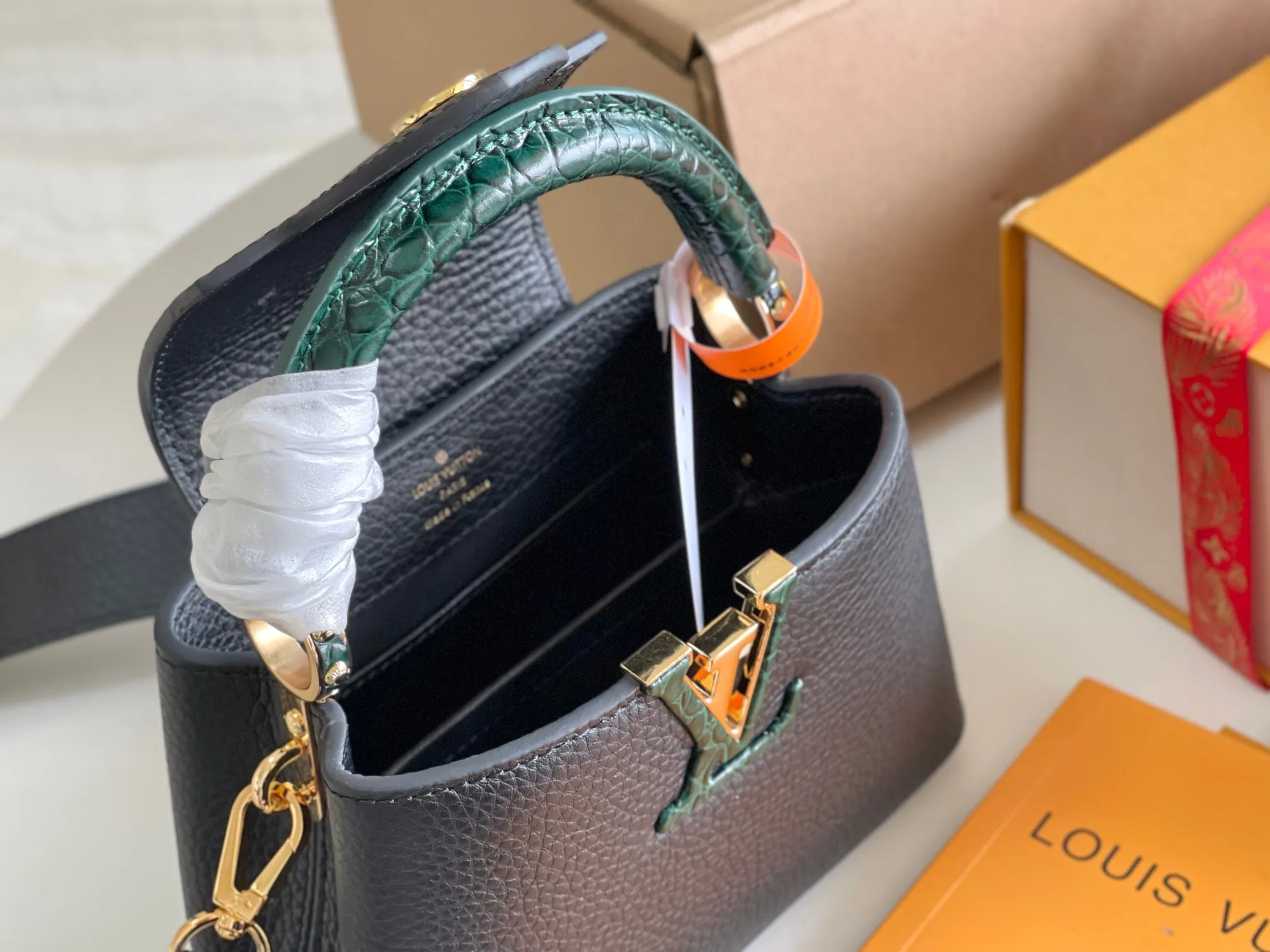 LVM91697 黑色鳄鱼纹金扣手袋 斜挎包 - 细节图 9