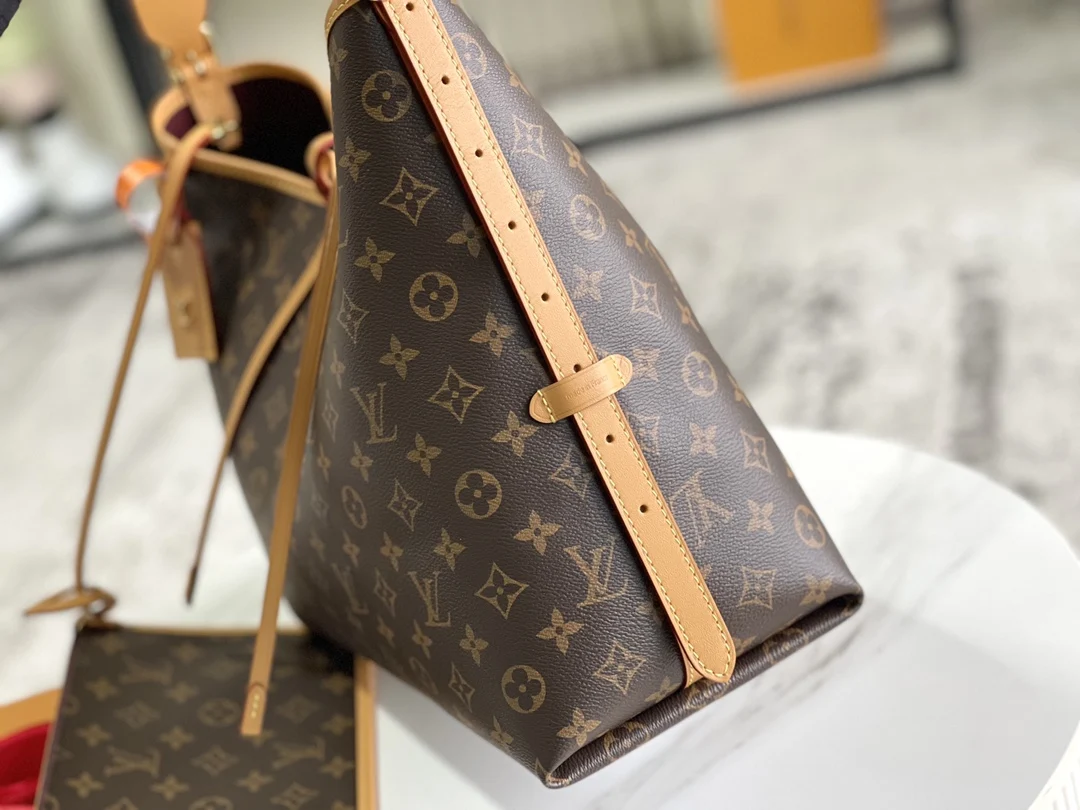 Louis Vuitton M46197 Premium All-Steel Hardware Old Flower Shoulder Bag Single Shoulder Bag - Detail view 3