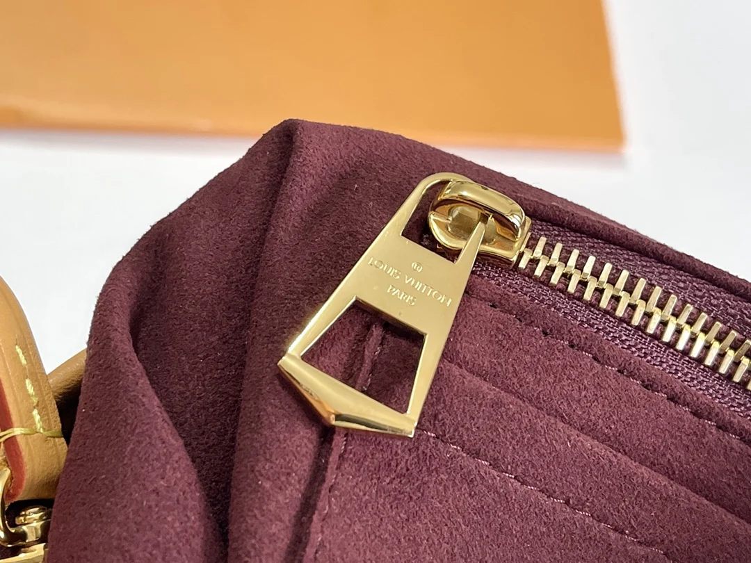 Louis Vuitton M46197 Premium All-Steel Hardware Old Flower Shoulder Bag Single Shoulder Bag - Detail view 7