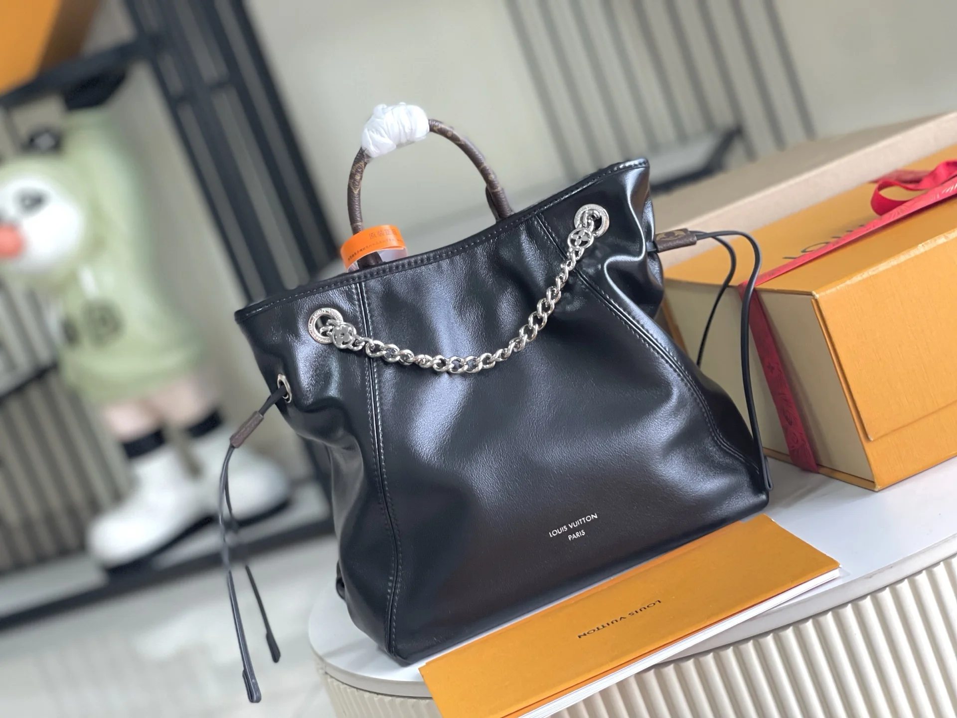 Louis Vuitton M25522 Premium All-Steel Hardware Italian Grade A Leather Shoulder Backpack - Detail view 2