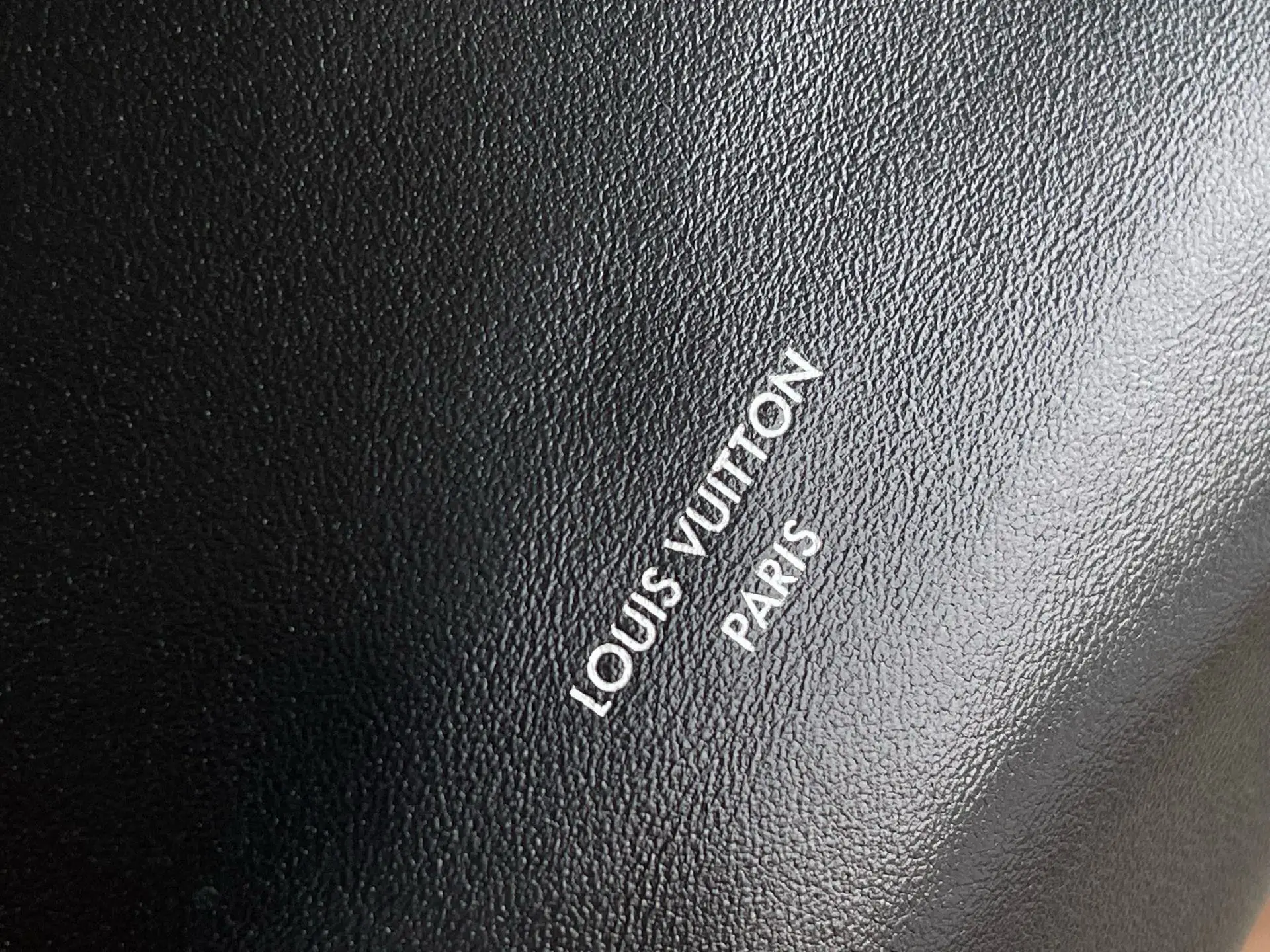 Louis Vuitton M25522 Premium All-Steel Hardware Italian Grade A Leather Shoulder Backpack - Detail view 7