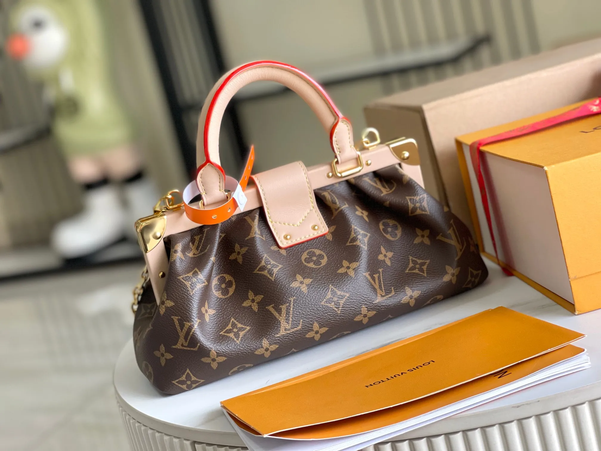Louis Vuitton M46544 Italian Grade A Monogram Leather Handbag Shoulder Bag - Detail view 6