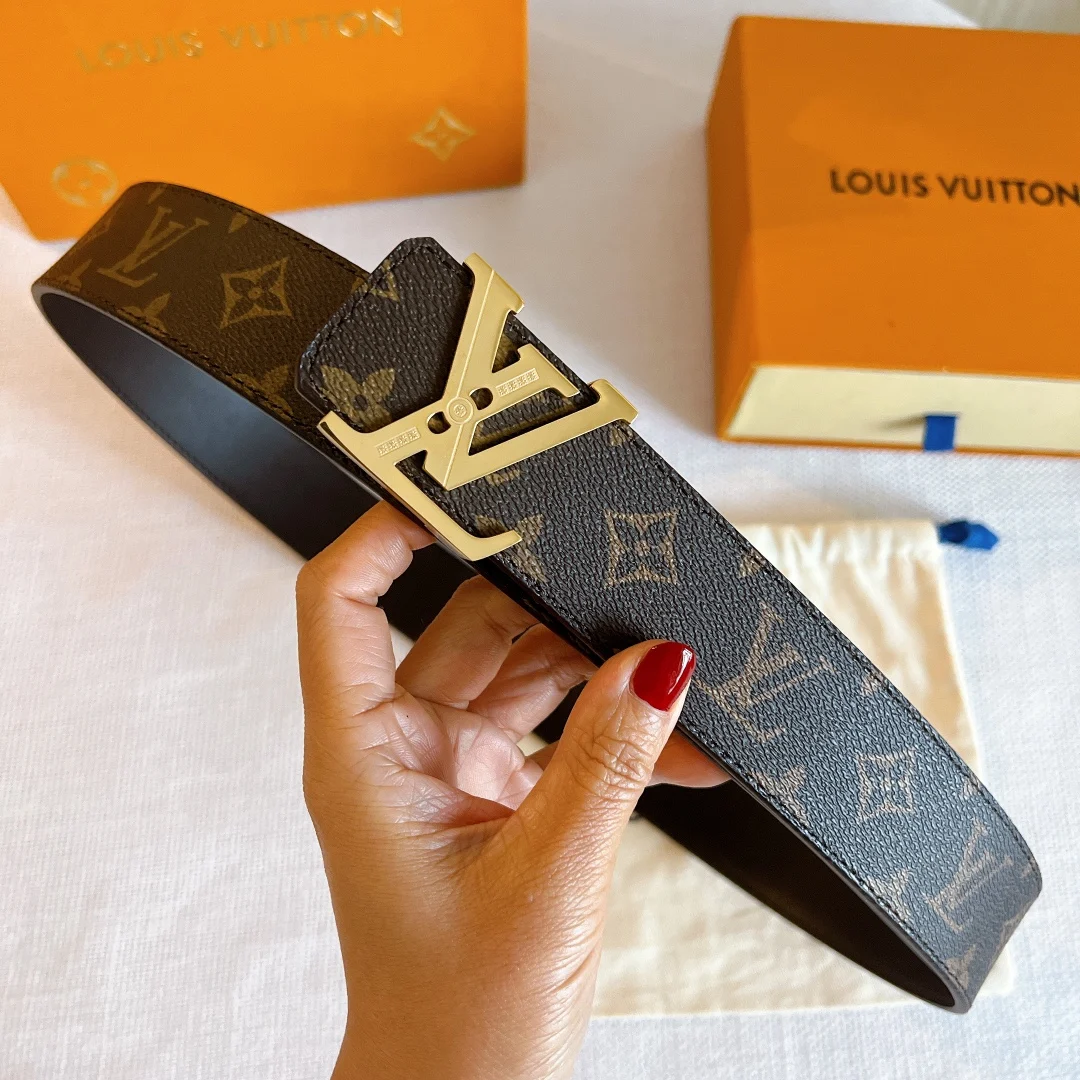 原单LV皮带|高仿LV皮带|精仿LV皮带|一比一LV皮带<p> LV.路易威登</p><p> 高版本 40mm宽度 正品一体铸造五金钢扣 原厂皮料 双面原厂定制牛皮面料 性价比高.全套包装.</p>