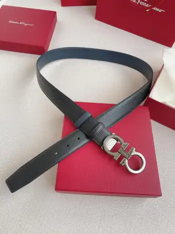 <p> Ferragamo.菲拉格慕 </p><p>全套包装 支持NFC扫码 宽度3.5cm 高级定制款男士皮带 双面进口牛皮 可双面使用 自行选择搭配 真材实料 很有质感 时尚经典不失风范 搭配精品尾夹扣 长短可自行裁剪</p>