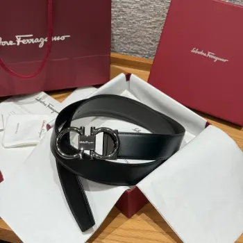 <p> Ferragamo.菲拉格慕 </p><p>全套包装 宽度3.5cm 高级定制款男士皮带 双面进口牛皮 可双面使用 自行选择搭配 真材实料 很有质感 时尚经典不失风范 搭配精品尾夹扣 长短可自行裁剪</p>