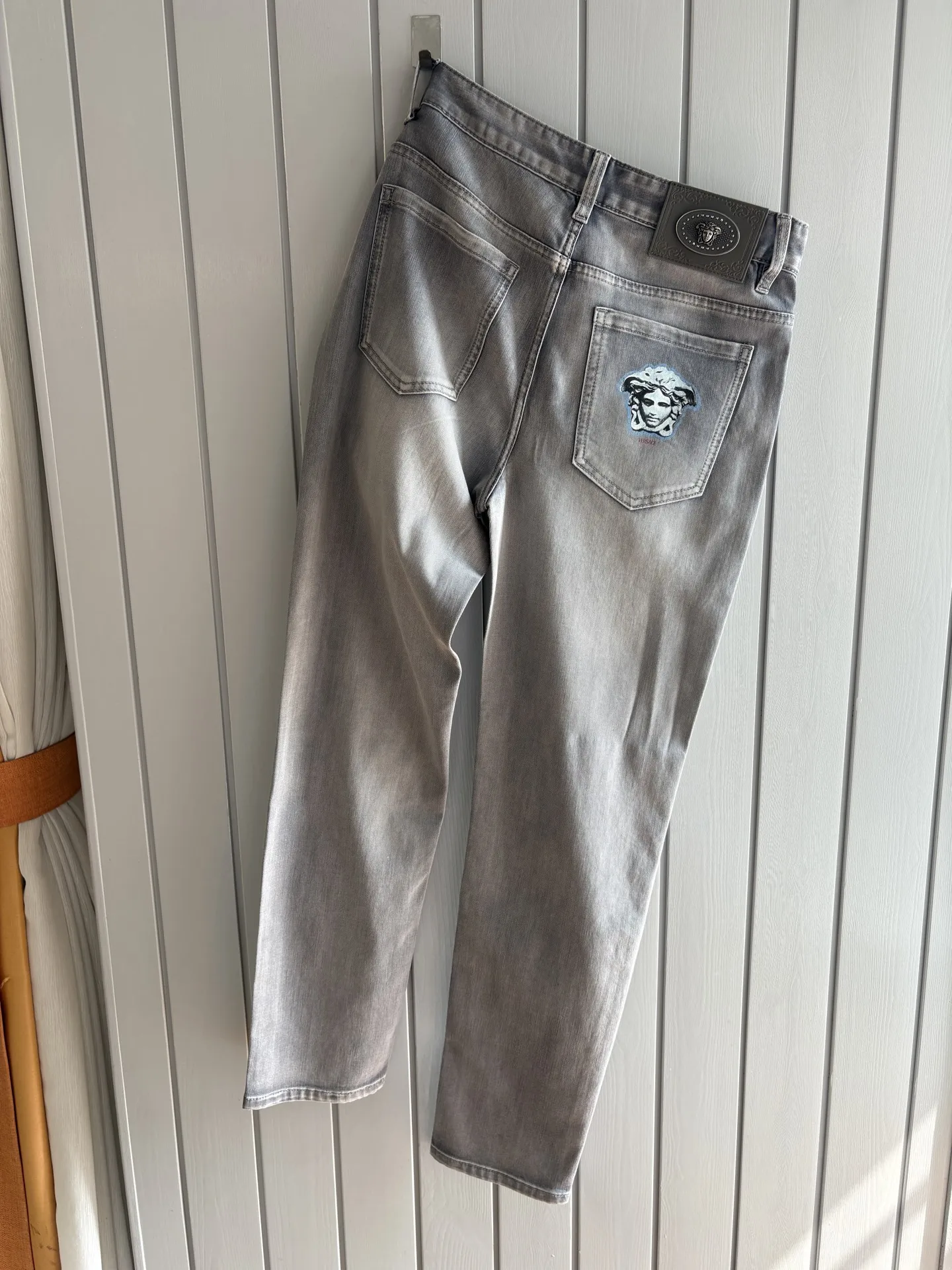 Versace 2026 Spring/Summer Design Recommendations: Hot Selling Jeans - Detail view 1