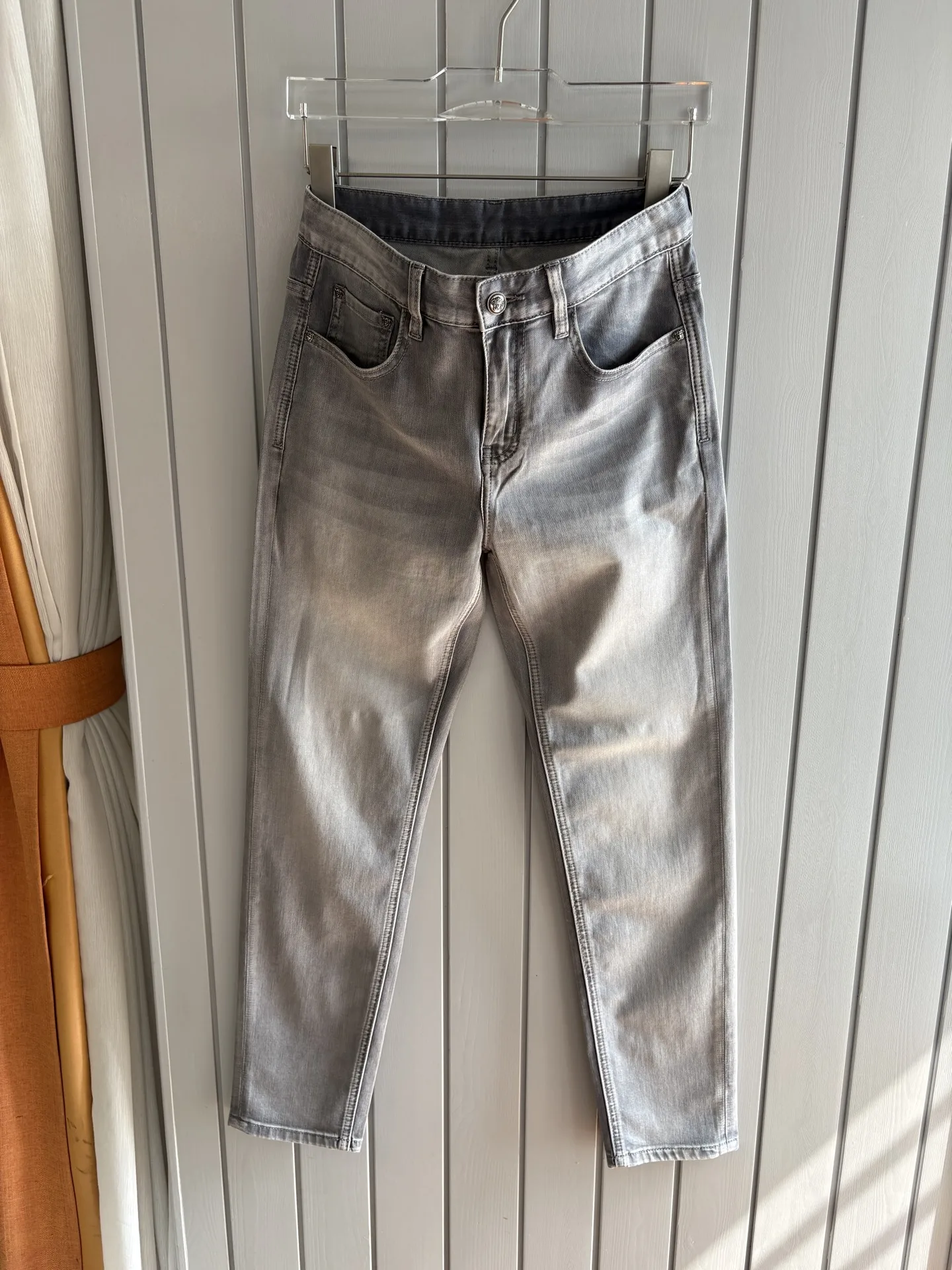 Versace 2026 Spring/Summer Design Recommendations: Hot Selling Jeans - Detail view 2