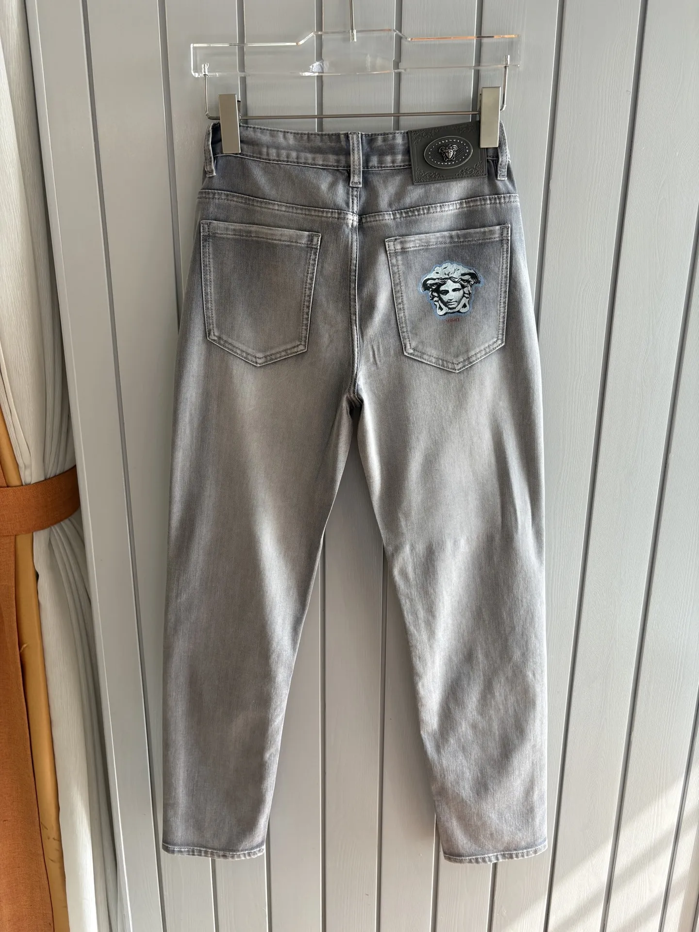 Versace 2026 Spring/Summer Design Recommendations: Hot Selling Jeans - Detail view 3