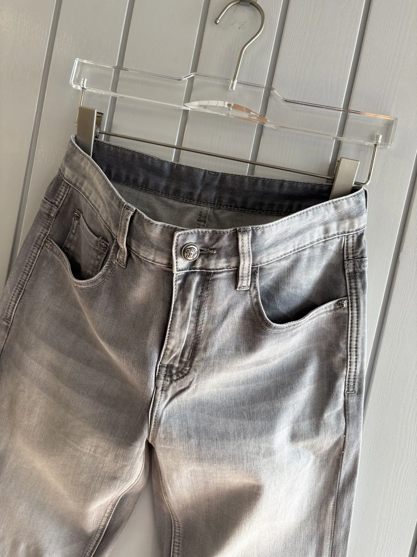 Versace 2026 Spring/Summer Design Recommendations: Hot Selling Jeans - Detail view 4
