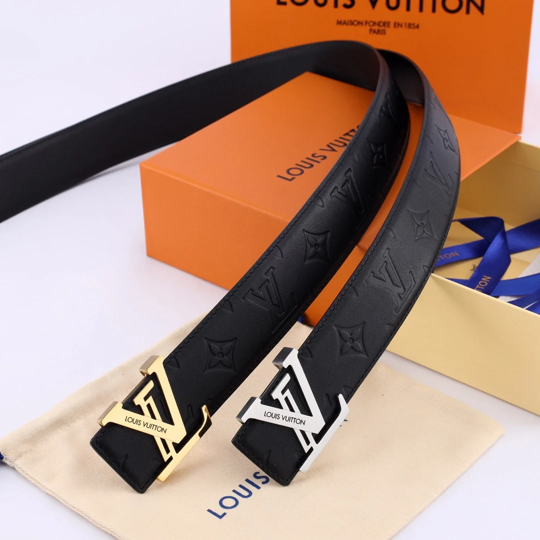 原单LV皮带|高仿LV皮带|精仿LV皮带|一比一LV皮带<p> LV.路易威登 </p><p> 全套包装 原版品质 代工厂货品 40mm宽度 正品一体铸造五金钢扣 原厂皮料 双面原厂定制面料 区别市场货 </p>