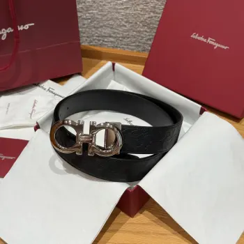<p>Ferragamo.菲拉格慕 </p><p>全套包装 宽度3.5cm 高级定制款男士皮带 双面进口牛皮 可双面使用 自行选择搭配 真材实料 很有质感 时尚经典不失风范 搭配精品尾夹扣 长短可自行裁剪</p>