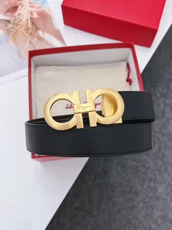 <p> Ferragamo.菲拉格慕</p><p>全套包装 支持NFC扫码 宽度3.5cm 高级定制款男士皮带 双面进口牛皮 可双面使用 自行选择搭配 真材实料 很有质感 时尚经典不失风范 搭配精品尾夹扣 长短可自行裁剪</p>