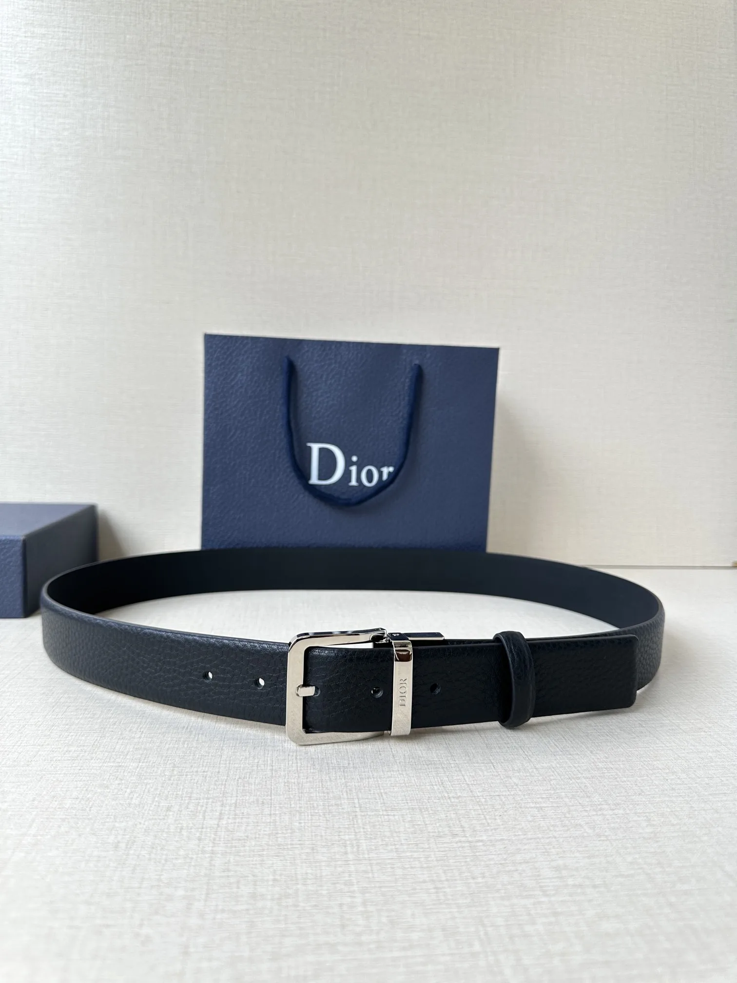 Dior Men s Double-Sided Imported Cowhide Genuine Leather Belt - Detail view 1