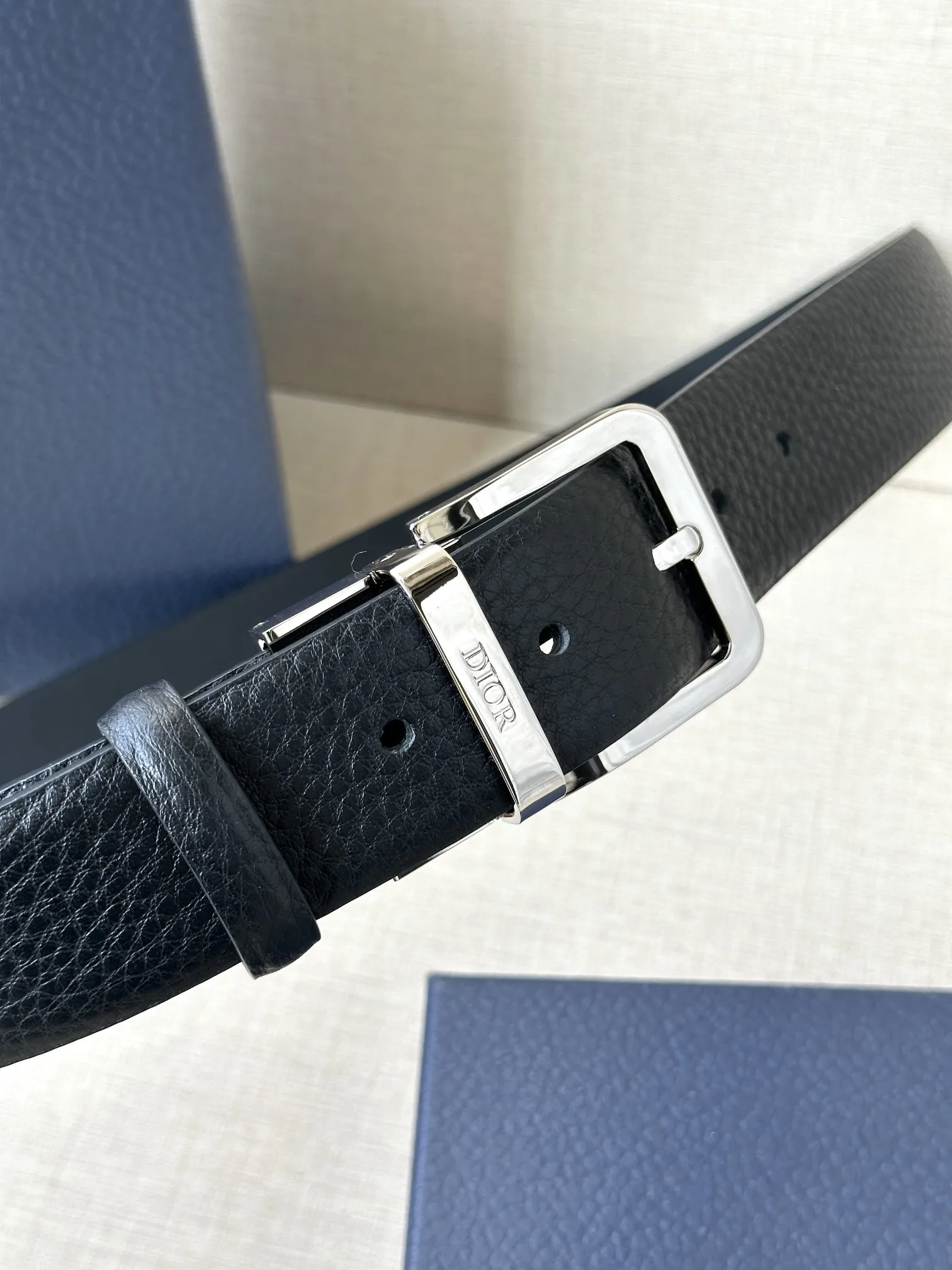 Dior Men s Double-Sided Imported Cowhide Genuine Leather Belt - Detail view 2