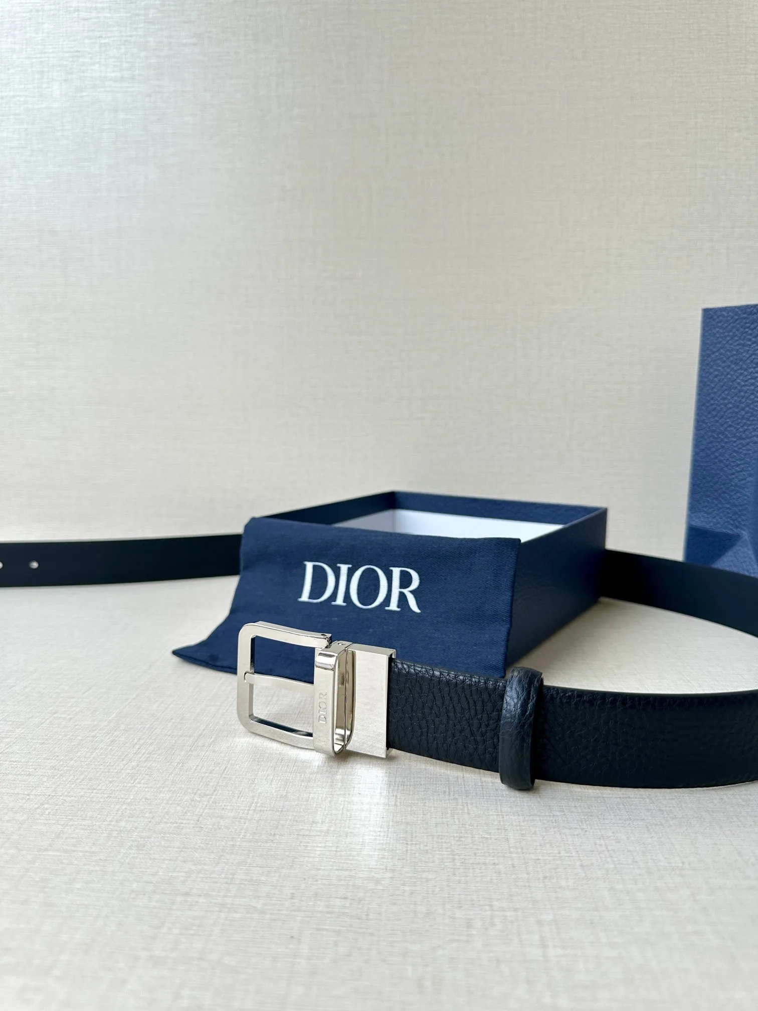 Dior Men s Double-Sided Imported Cowhide Genuine Leather Belt - Detail view 6