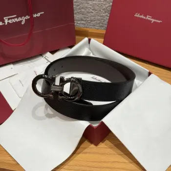 <p> Ferragamo.菲拉格慕 </p><p>全套包装 宽度3.5cm 高级定制款男士皮带 双面进口牛皮 可双面使用 自行选择搭配 真材实料 很有质感 时尚经典不失风范 搭配精品尾夹扣 长短可自行裁剪</p>