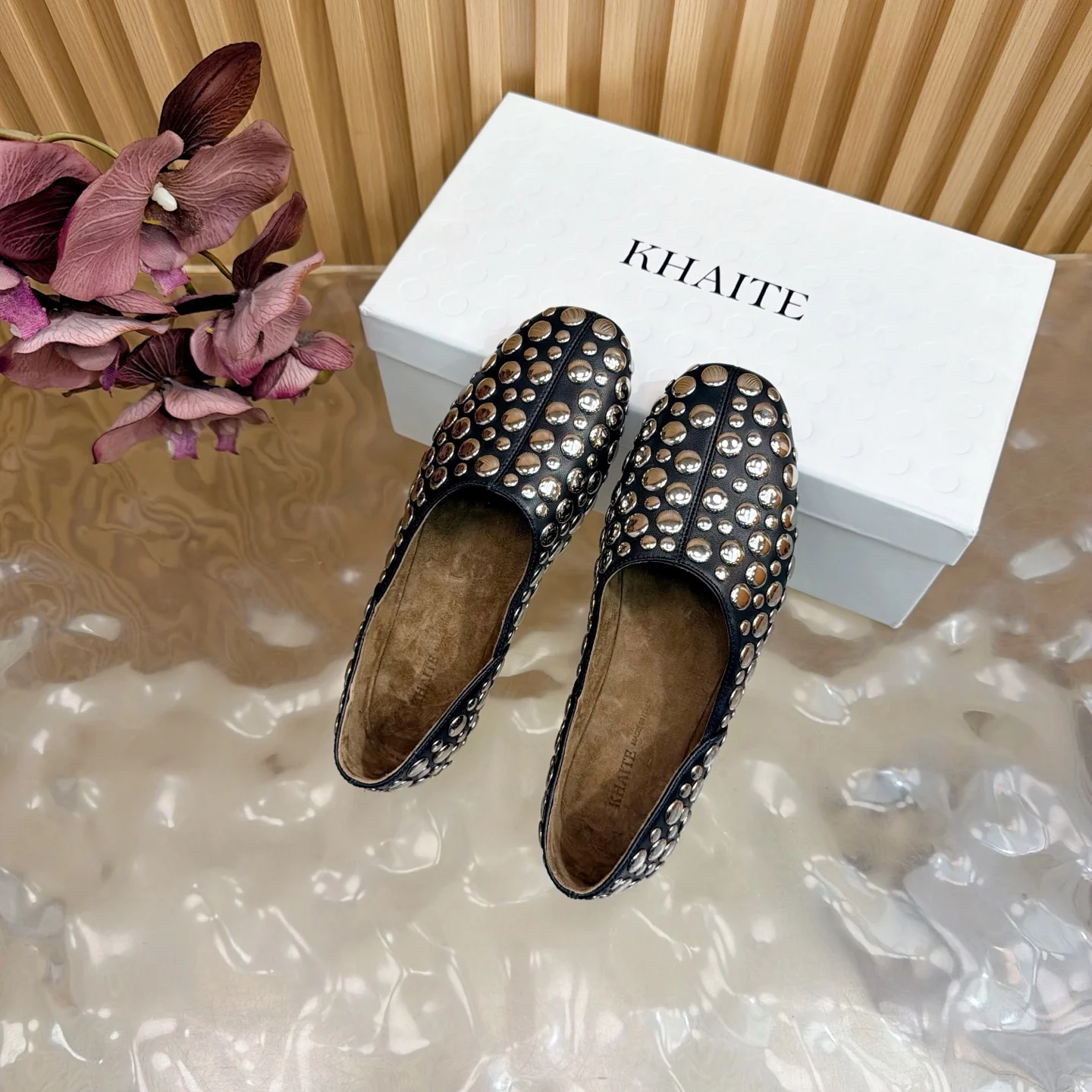 Khaite Spring/Summer 2026 New Arrivals Open-Toe Full Diamond Minimalist Flat Shoes - Detail view 3
