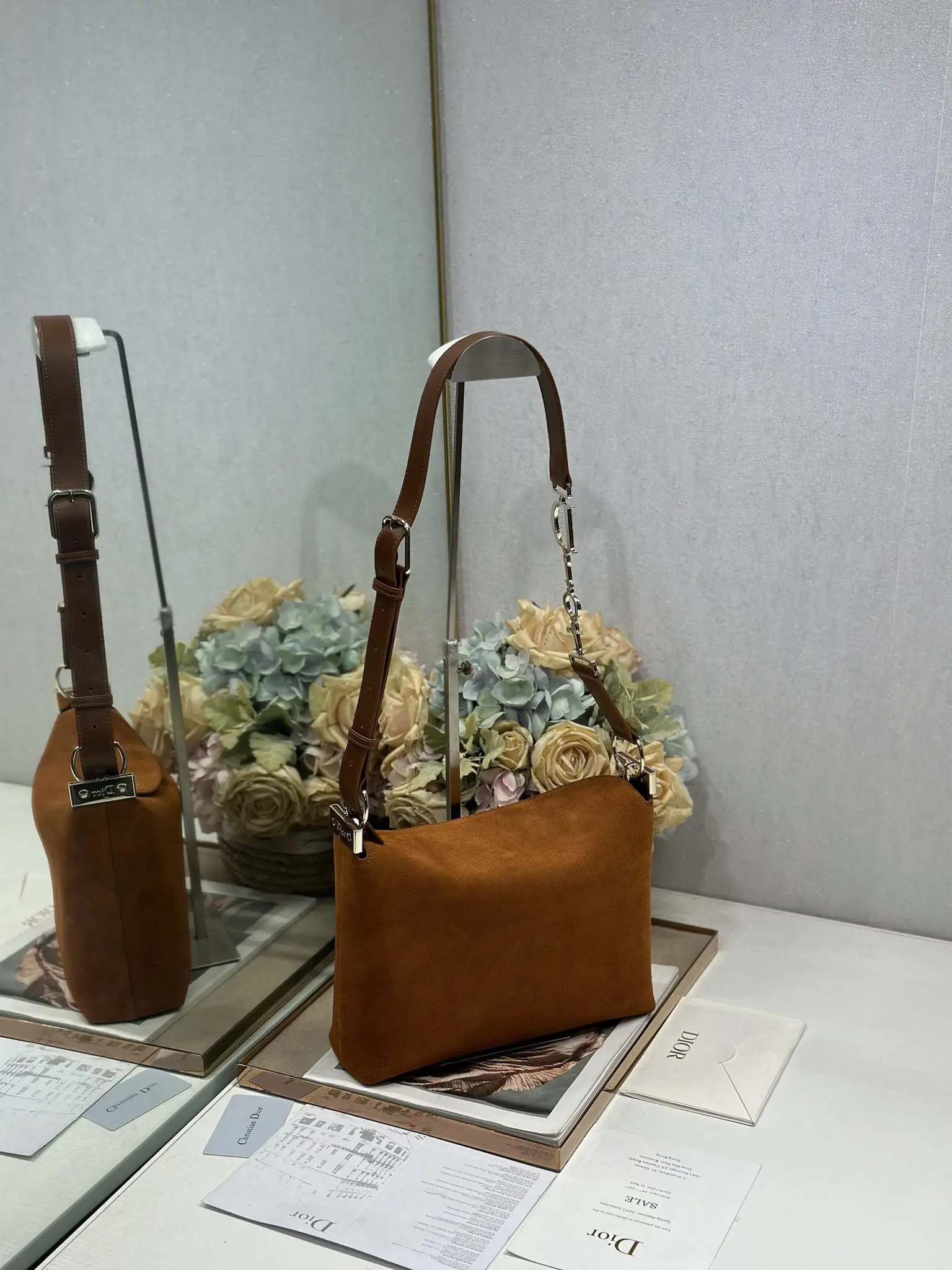 Dior 1411 Spring/Summer Color Block Small Handbag Women s Shoulder Bag - Detail view 3