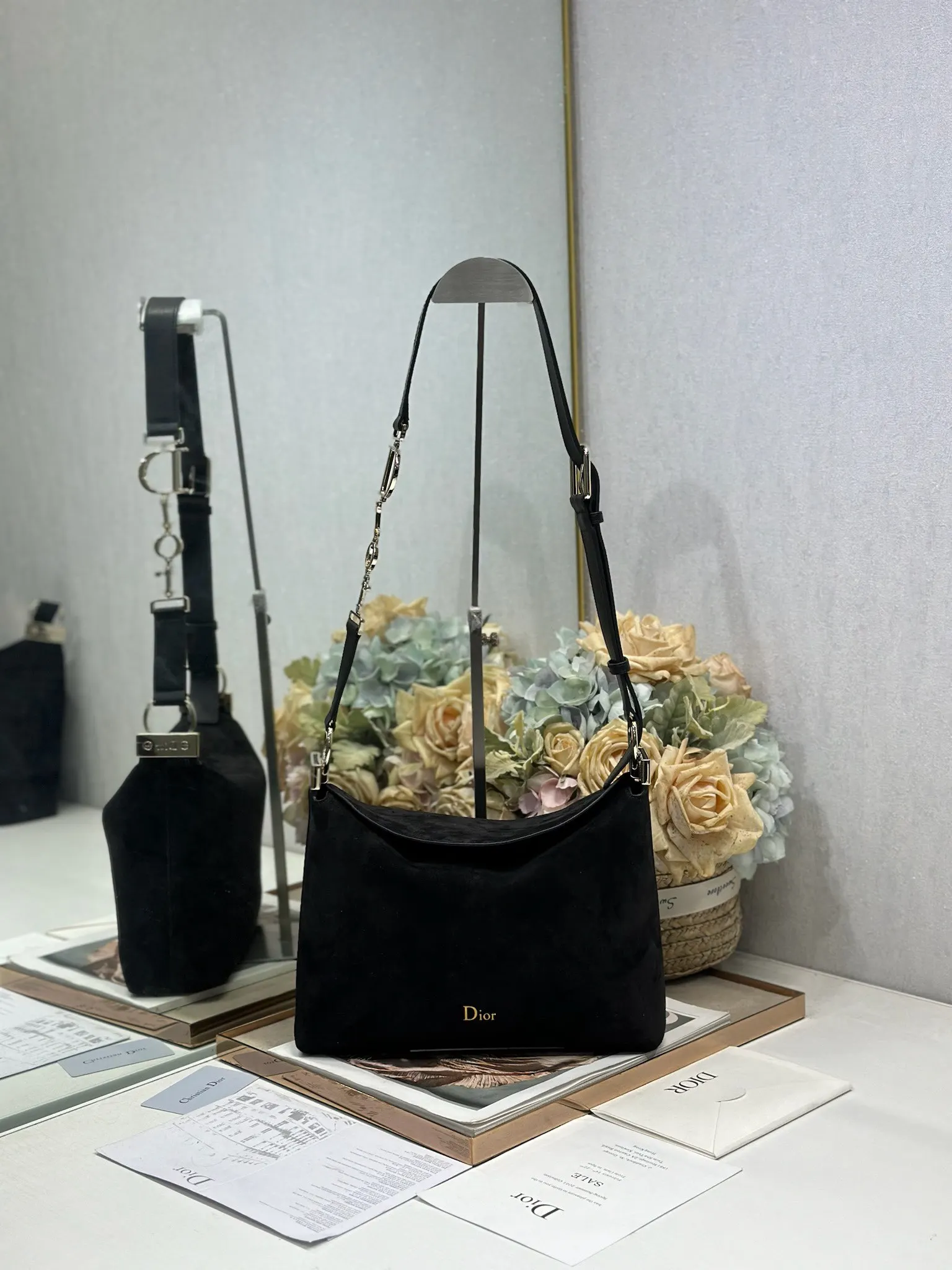 Dior 1411 Spring/Summer Color-Block Small Handbag Women s Shoulder Bag - Detail view 1