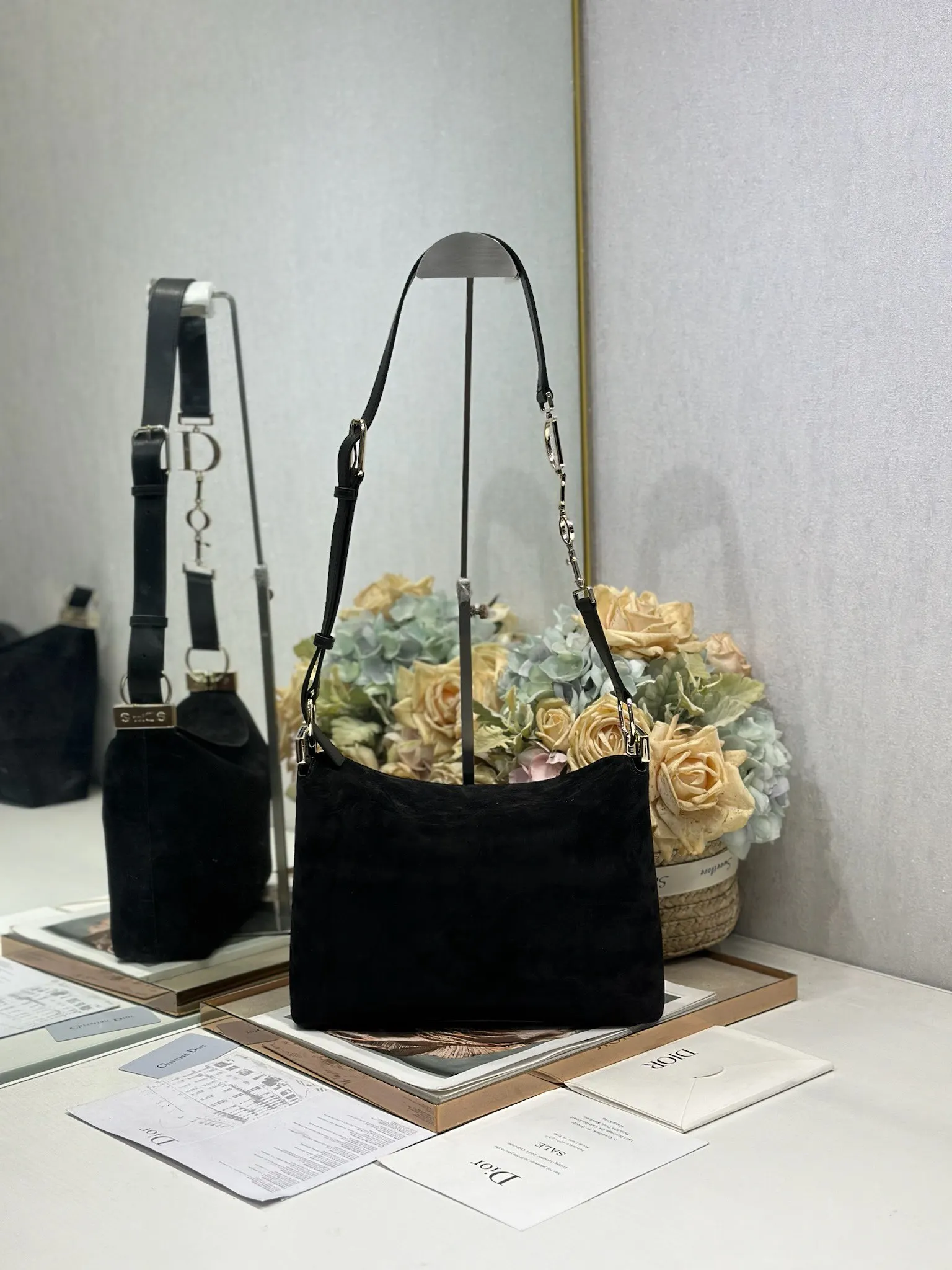Dior 1411 Spring/Summer Color-Block Small Handbag Women s Shoulder Bag - Detail view 3