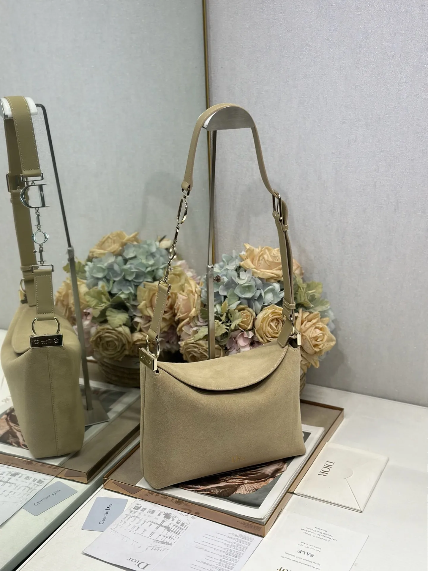 Dior 1411 Spring/Summer Color-Block Small Handbag Women s Shoulder Bag - Detail view 2