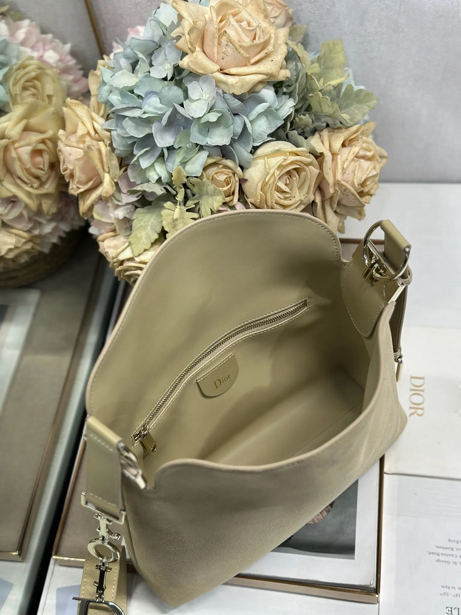 Dior 1411 Spring/Summer Color-Block Small Handbag Women s Shoulder Bag - Detail view 8