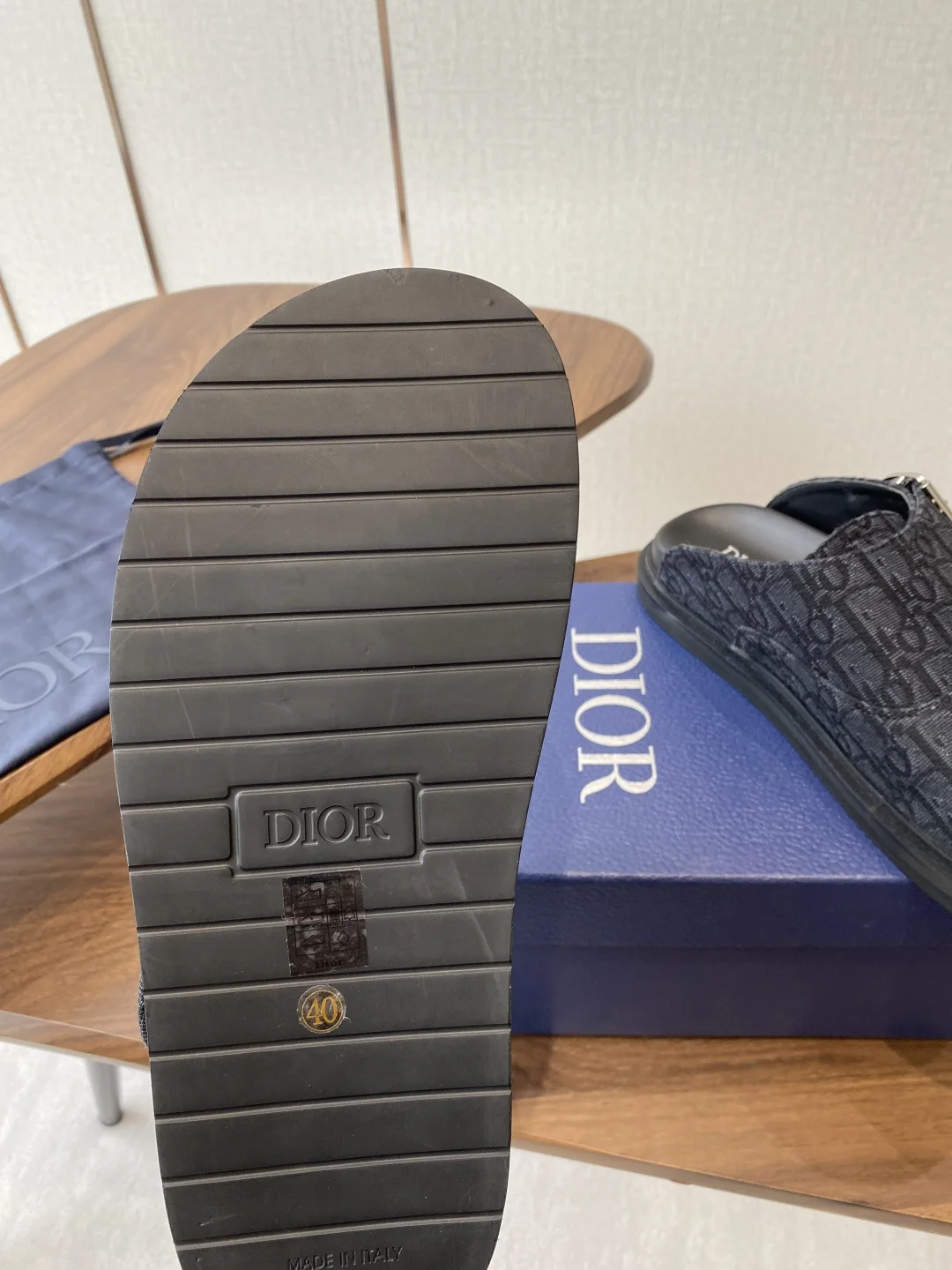 Dior 25ss Spring/Summer Latest Men s Ultra-light Foam Sole Closed-toe Slippers - Detail view 9