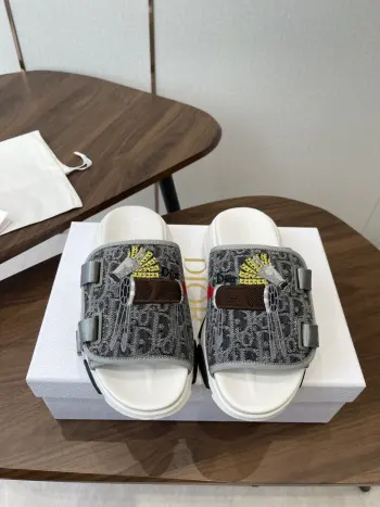26ss 春夏新款 D字刺绣厚底运动拖鞋