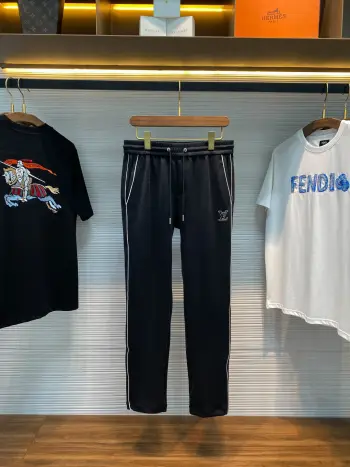 男士立体浮雕徽标撞色滚边装饰直筒运动休闲长裤