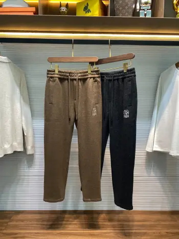 男士经典徽章刺绣金属铭牌装饰时尚休闲长裤