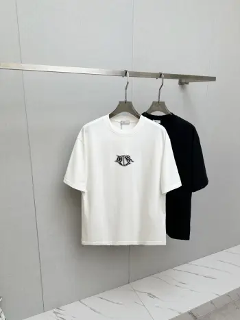 新款走秀图案时尚休闲短袖T恤