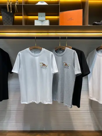女同款时尚马年限定徽标图案刺绣休闲短袖T恤衫