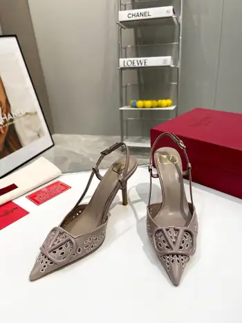 经典款女士高跟凉鞋