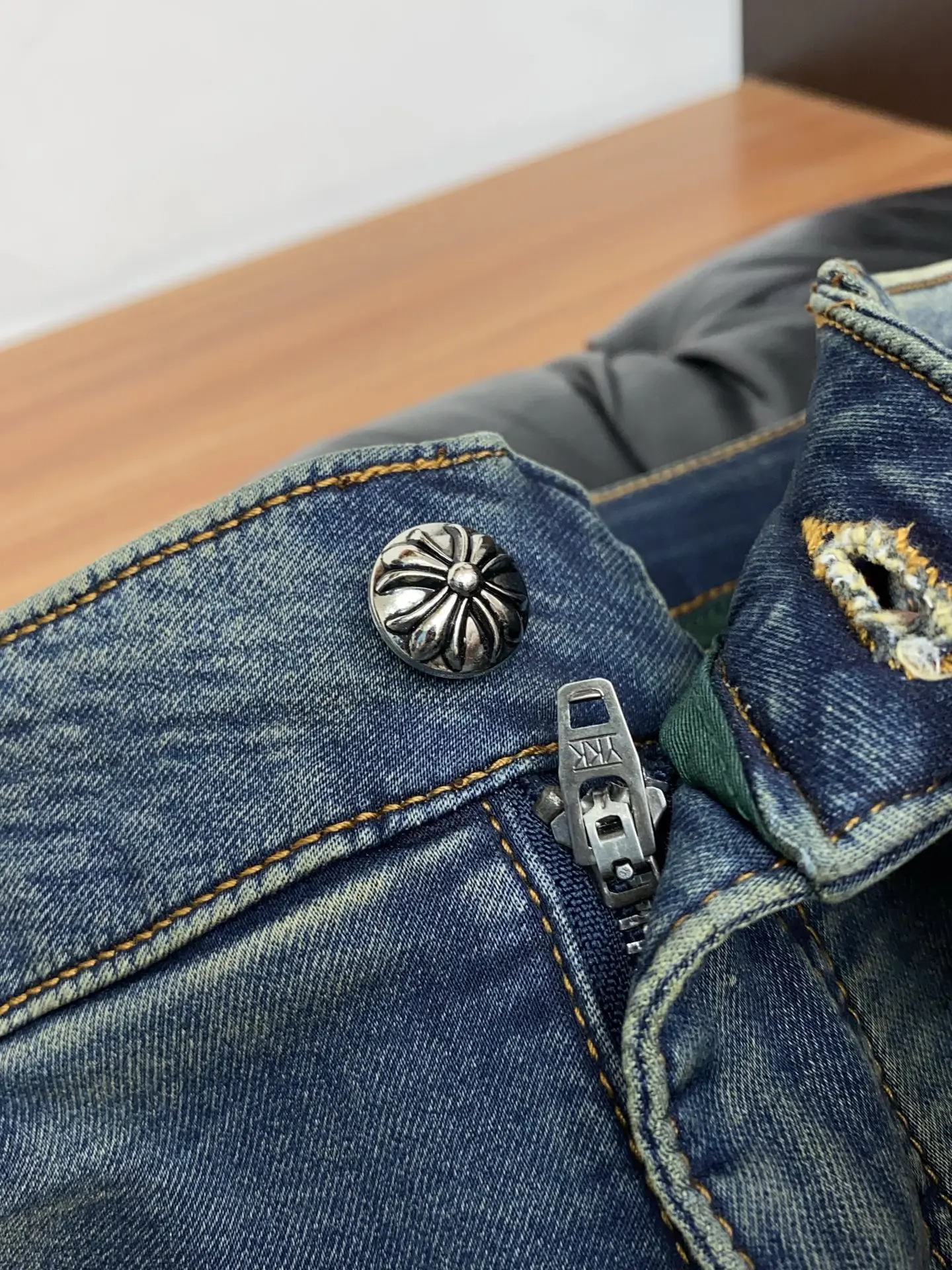 Chrome Heart 2026 Early Spring Latest Style Jeans - Detail view 4