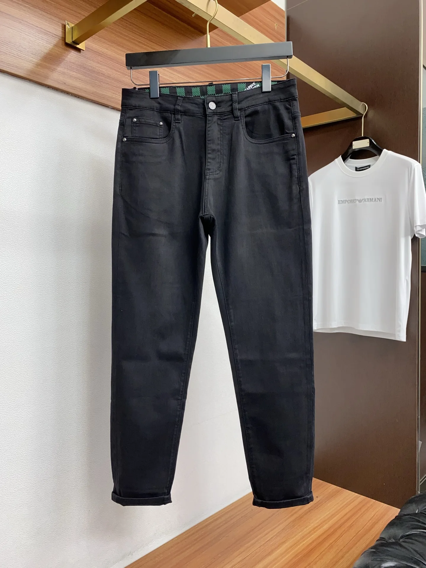 Louis Vuitton 2026 Early Spring Latest Style Jeans - Detail view 2