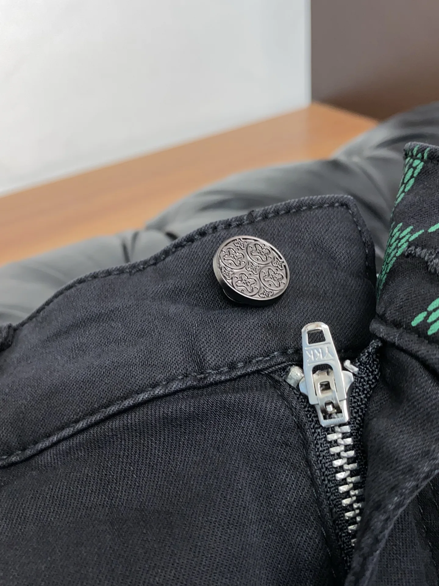 Louis Vuitton 2026 Early Spring Latest Style Jeans - Detail view 4