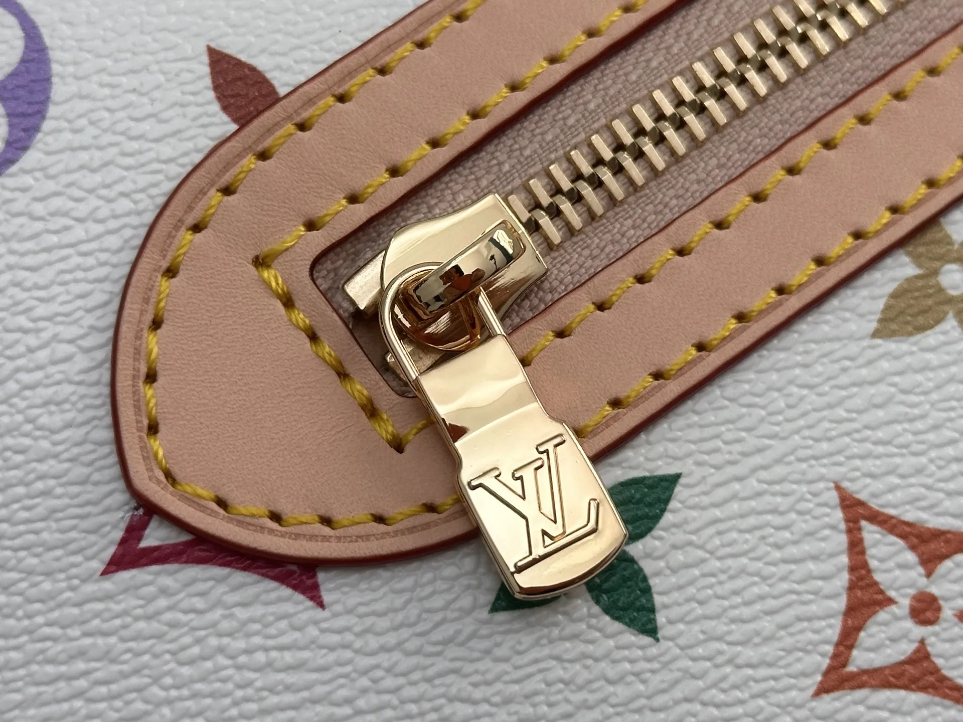 Louis Vuitton M27582 Pattern Handbag Women s Shoulder Bag - Detail view 6