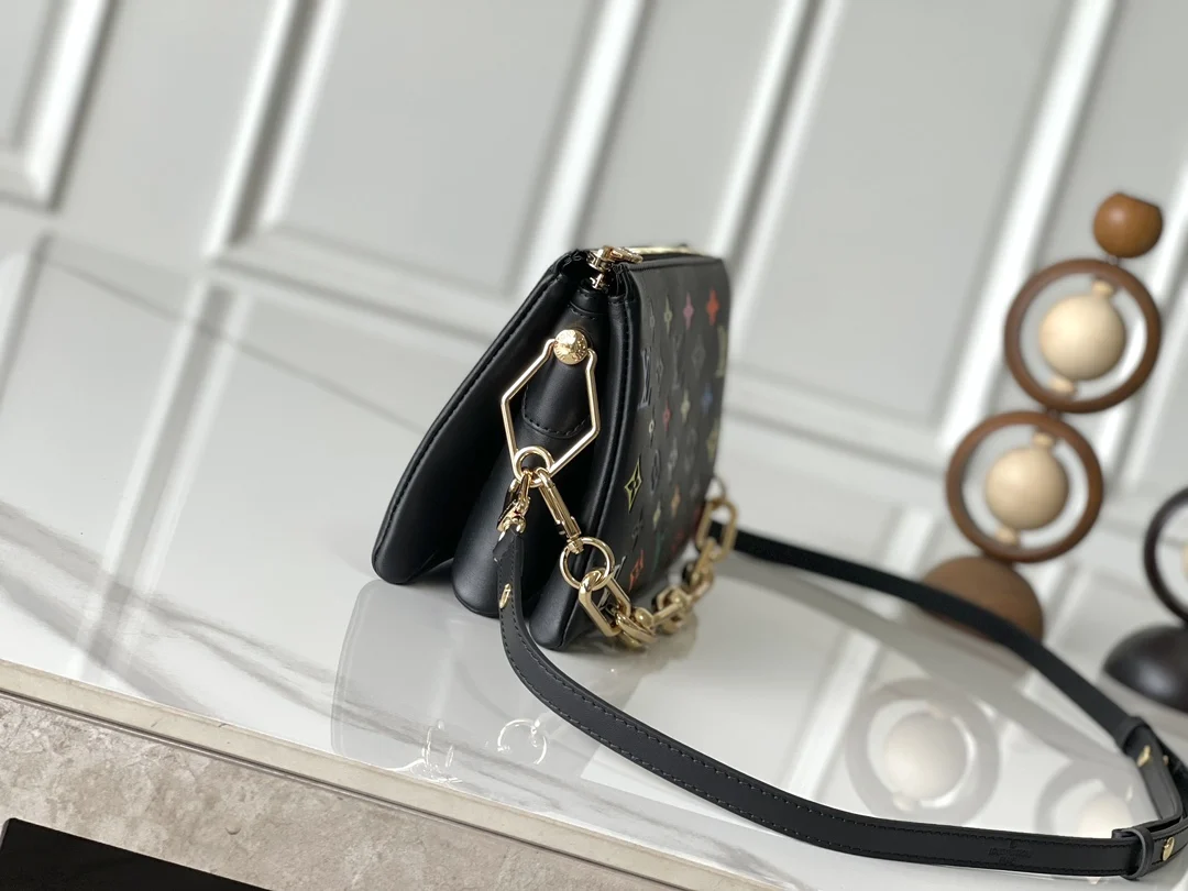 LVM13233 蓬松羊皮手袋 女士斜挎包 - 细节图 2
