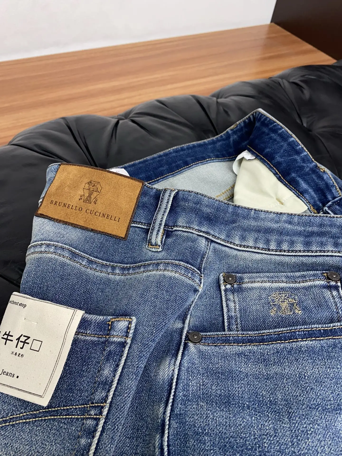 Brunello Cucinelli 2026 Early Spring Latest Vintage Style Jeans - Detail view 5