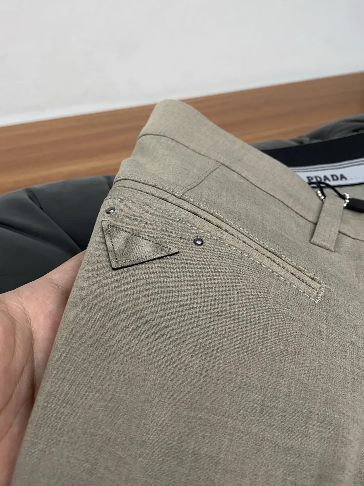 Prada 2026 Early Spring Latest Style Suit Pants - Detail view 5