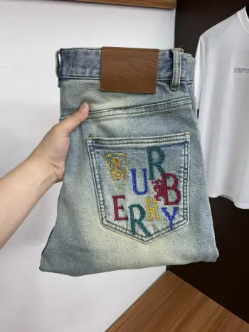 直筒牛仔裤