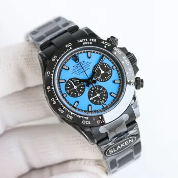 <p>BK 劳力士 ROLEX 迪通拿系列</p><p>BLAKEN重磅升级款来了 </p><p>第六代迪通拿碳黑复刻版 40mm上手绝了 贴心设计 </p><p>蚝式保险扣防意外打开 实心链结戴久了也舒服 操作还特简单 低调又有面儿 这波升级真的可 </p>