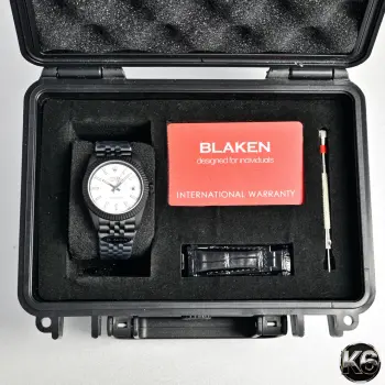 <p>劳力士 日志型 41mm</p><p>Rolex Datejust 41mm</p><p>BLAKEN 全黑定制</p><p>BLAKEN Full Black Custom</p><p>德国DLC哑光黑化</p><p>German DLC Matte Black Coating</p><p>蚝式精钢表壳 + 五珠链表带</p><p>Oystersteel Case   Jubilee Bracelet</p><p>蓝宝石镜面 + 经典日期窗</p><p>Sapphire Crystal   Date Window</p><p>日本Miyota 82 Series自动上链机芯 稳定可靠</p><p>Japan-Made High-Precision Automatic Movement</p><p>全黑硬核质感 低调又高级</p>