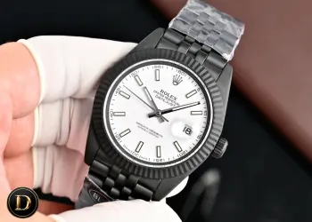 <p>劳力士 日志型 41mm</p><p>Rolex Datejust 41mm</p><p>BLAKEN 全黑定制</p><p>BLAKEN Full Black Custom</p><p>德国DLC哑光黑化</p><p>German DLC Matte Black Coating</p><p>蚝式精钢表壳 + 五珠链表带</p><p>Oystersteel Case   Jubilee Bracelet</p><p>蓝宝石镜面 + 经典日期窗</p><p>Sapphire Crystal   Date Window</p><p>日本Miyota 82 Series自动上链机芯 稳定可靠</p><p>Japan-Made High-Precision Automatic Movement</p><p>全黑硬核质感 低调又高级</p>