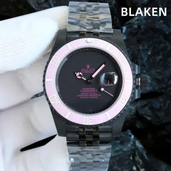 <p>第三代最新升级BLAKEN款水鬼系列 夜黑劳力士/五组表带系列 </p><p>劳.力士Rolex碳黑钢皇 改装劳.力士水鬼系列 巅峰神器 </p><p>1  BLAKEN高级改装水鬼系列 让您美美的 酷酷的 </p><p>2  表身DLC黑化处理 Blacken改装团队特有的暗夜黑表盘砂砾效果100%还原 </p><p>3  搭载一体3135机芯机械 稳定性强  </p><p>4  直径40毫米 厚度11毫米 </p><p>- 诚意之作 欢迎各路表友品鉴</p>