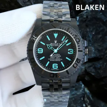 <p>第三代最新升级BLAKEN款水鬼系列 夜黑劳力士/五组表带系列 </p><p>劳.力士Rolex碳黑钢皇 改装劳.力士水鬼系列 巅峰神器 </p><p>1  BLAKEN高级改装水鬼系列 让您美美的 酷酷的 </p><p>2  表身DLC黑化处理 Blacken改装团队特有的暗夜黑表盘砂砾效果100%还原 </p><p>3  搭载一体3135机芯机械 稳定性强  </p><p>4  直径40毫米 厚度11毫米 </p><p>- 诚意之作 欢迎各路表友品鉴</p>